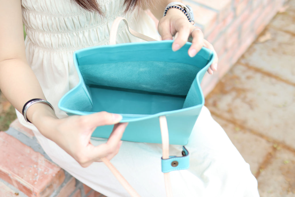 L.I.S本革工坊 | ☀︎春夏新品☀︎ 義大利多脂牛革 偽紙袋牛皮 購物袋/手提包/肩背包--薄荷藍