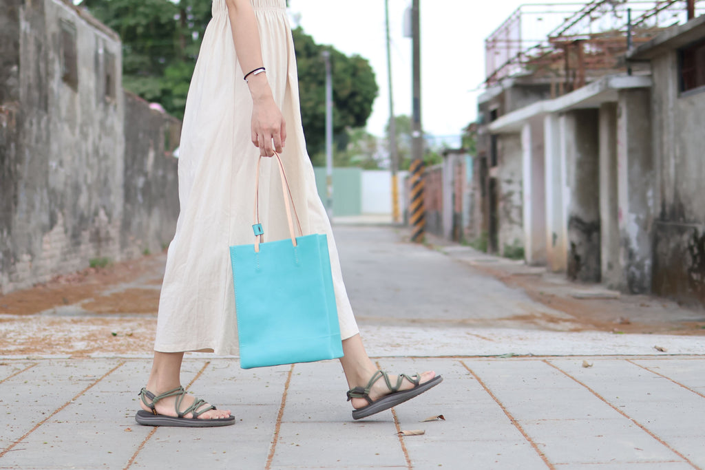 L.I.S本革工坊 | ☀︎春夏新品☀︎ 義大利多脂牛革 偽紙袋牛皮 購物袋/手提包/肩背包--薄荷藍